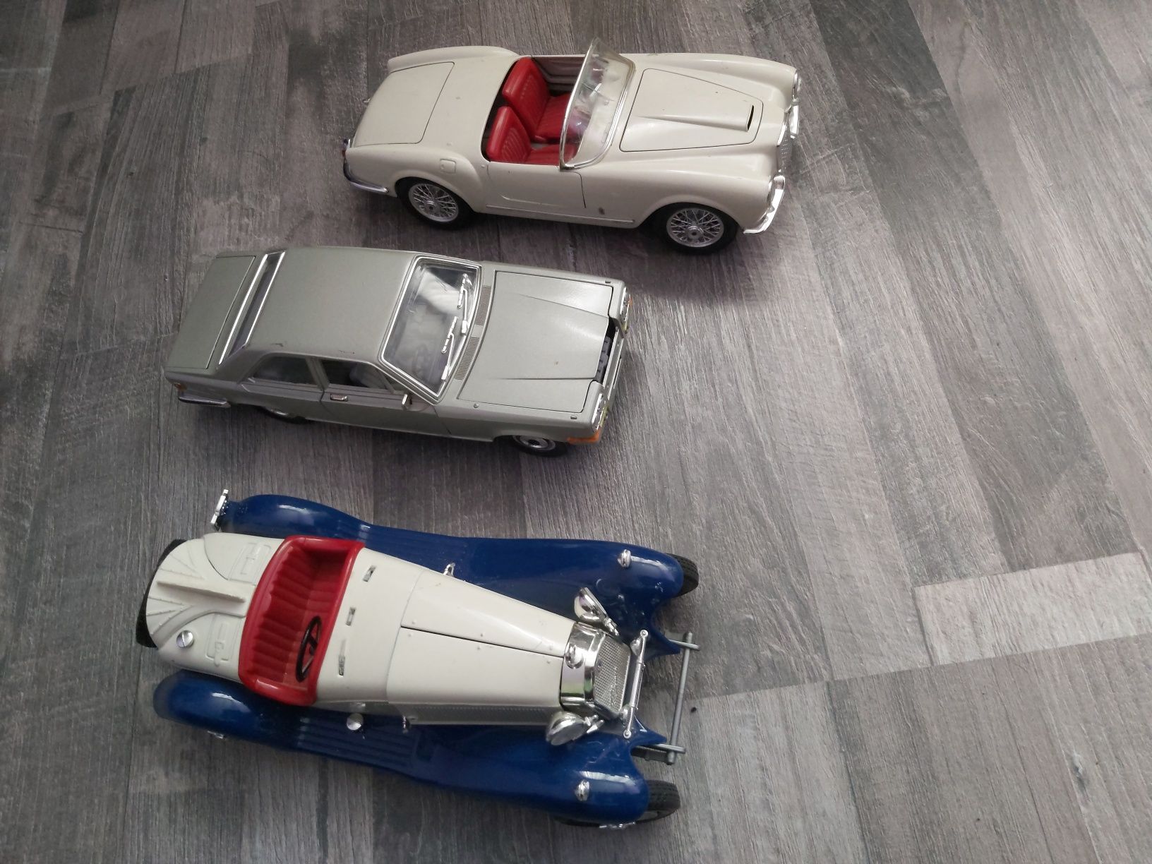 Колекционерски Колички 1:18 - Alfa romeo,Lancia Aurelia,Rolls Royce