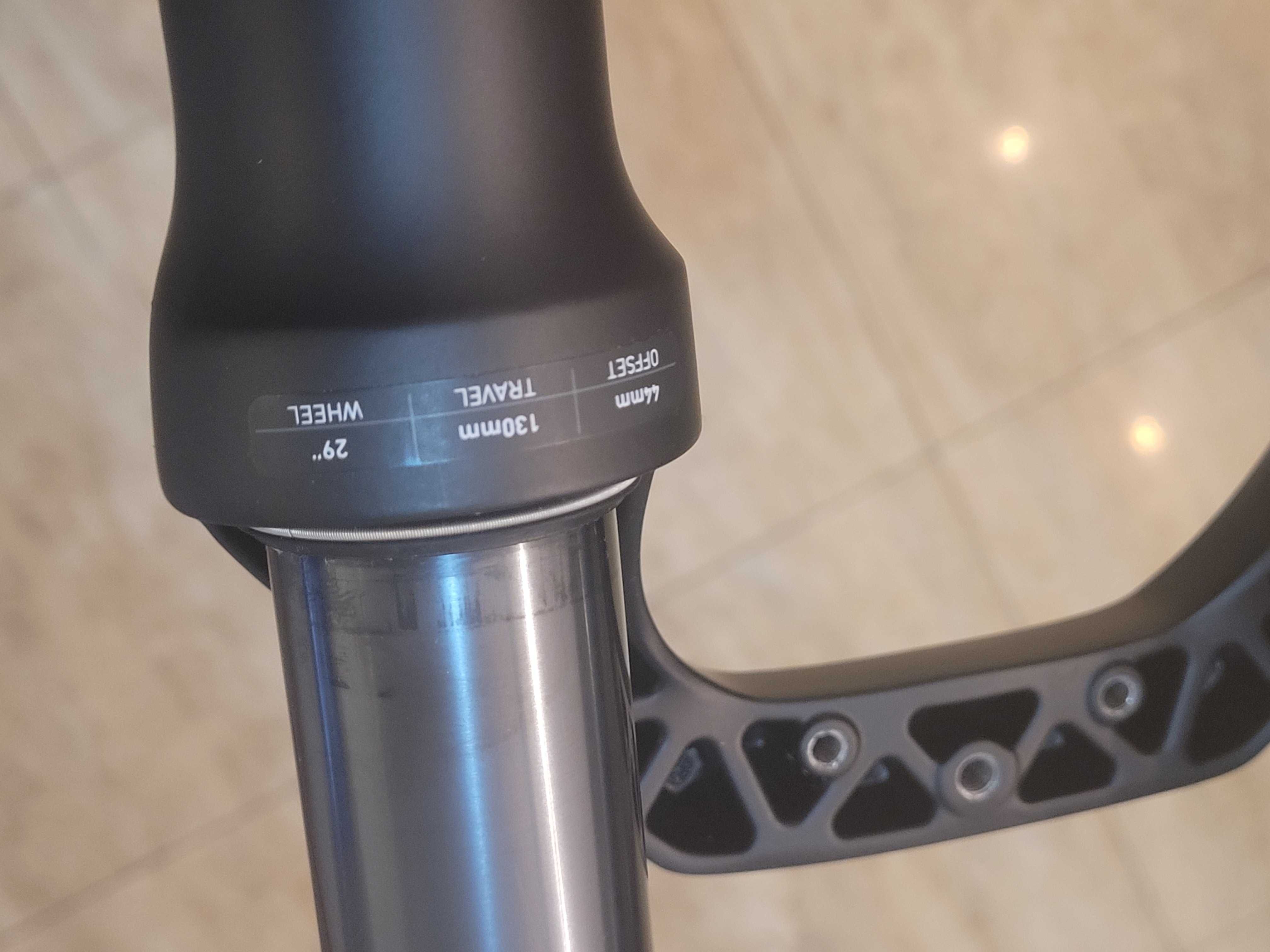 RockShox 35 Silver TK 29" Solo Air 130mm Tapered Boost furca suspensie