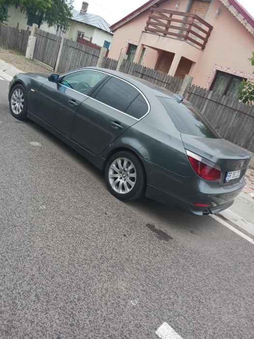 Vând bmw e60 525d manual din 2004,
