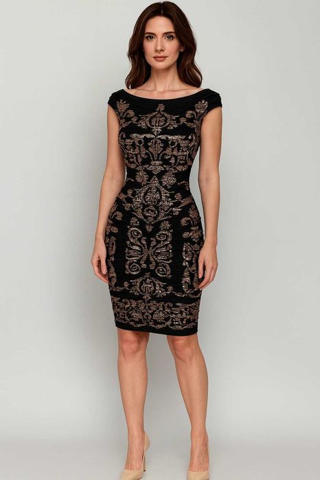Елегантна черна рокля с релеф и златни мотиви – Lipsy London