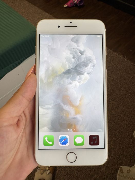Vand iphone 7 plus GOLd
