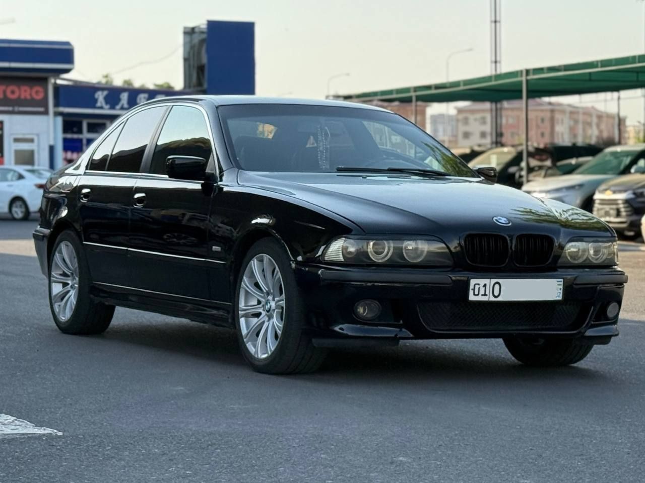 Легковая машина BMW