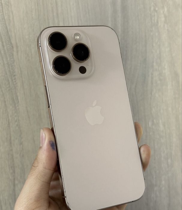 iPhone 16 pro/100% baterie