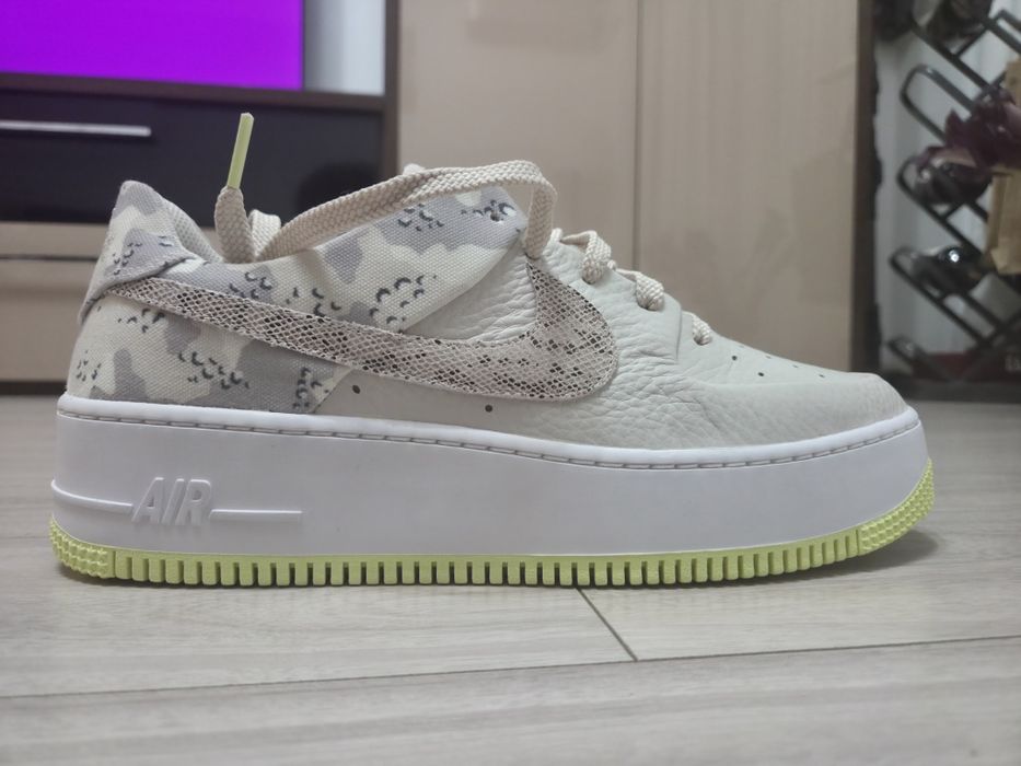 Nike AIR Force 1 Sage Low PRM 43
