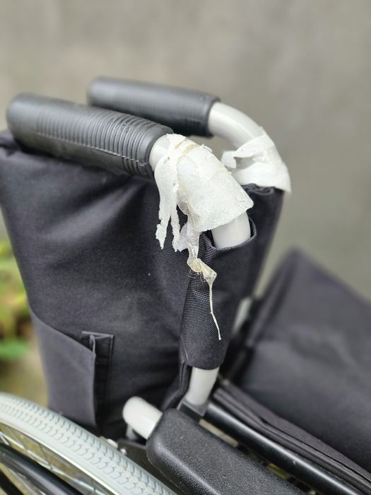 Scaun cu rotile nefolosit