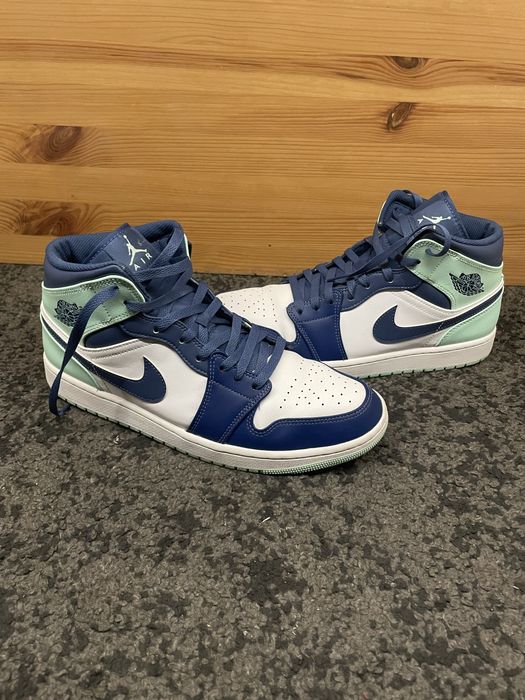 Air Jordan 1 Mid Navy Mint 46
