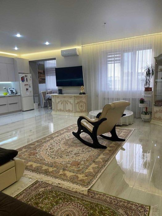 3-комнатная квартира, район 8 школы