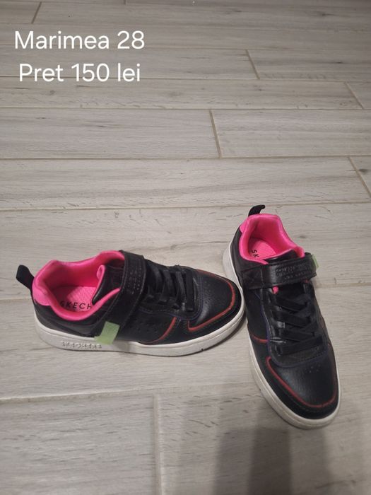 Vând Adidași si pantofi fetite