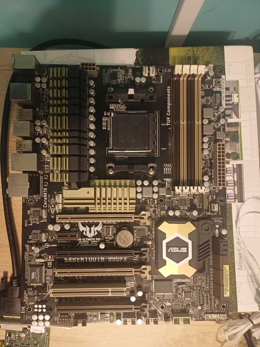 Placa de baza asus TUF Sabertooth 990fx r1.0