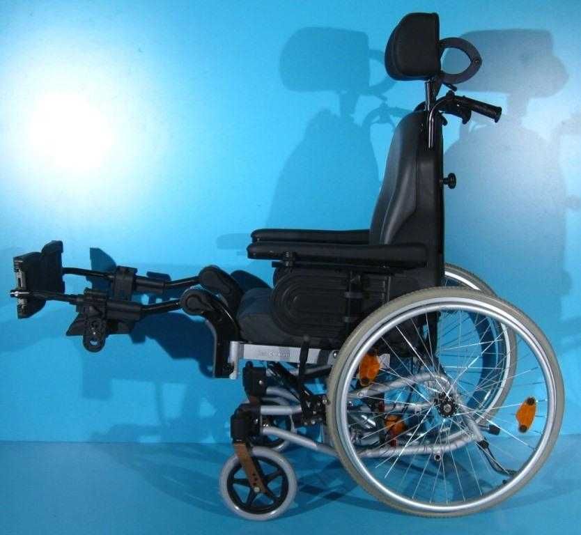 Scaun cu rotile/ Fotoliu rulant Invacare / latime sezut 42 cm