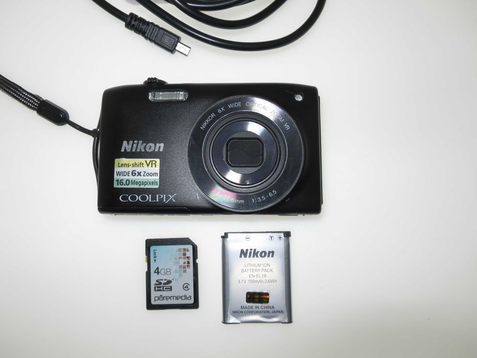 Nikon Coolpix S3300 ултра компактен фотоапарат дигитална камера