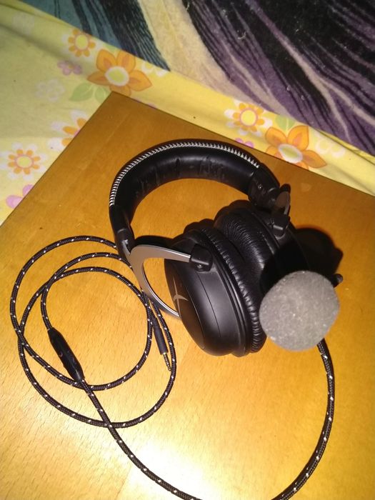 Căști cu microfon