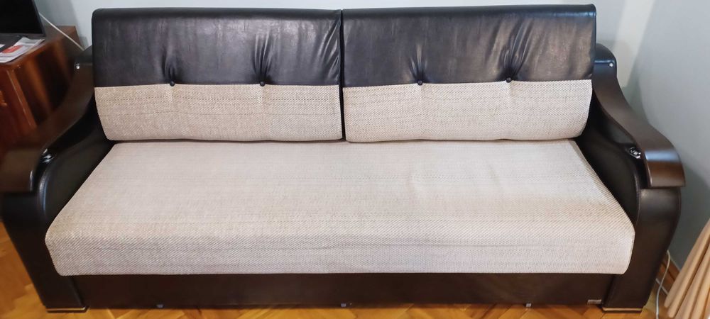 Canapea extensibila folosita