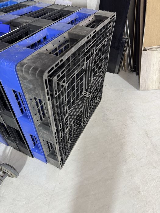 Палеты пластиковые