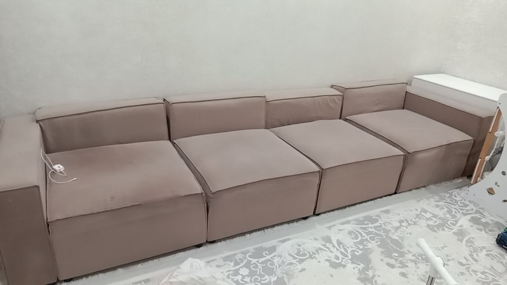 4 метровый диван