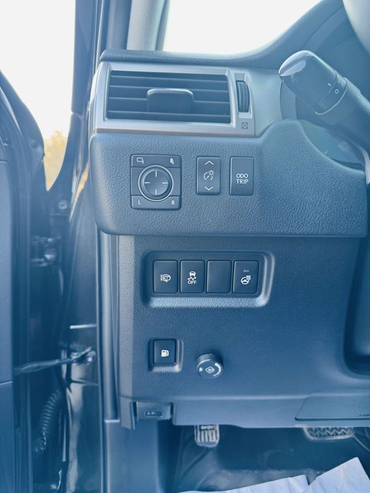 Продаётся лексус Lx460