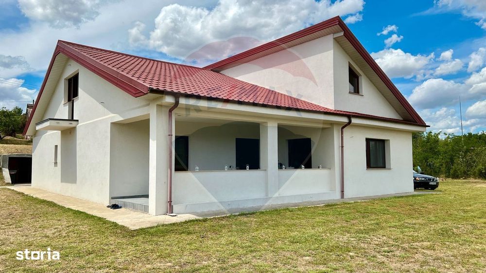 Casă spațioasă P+M și teren generos de 4151 mp în Tg. Bujor Galați