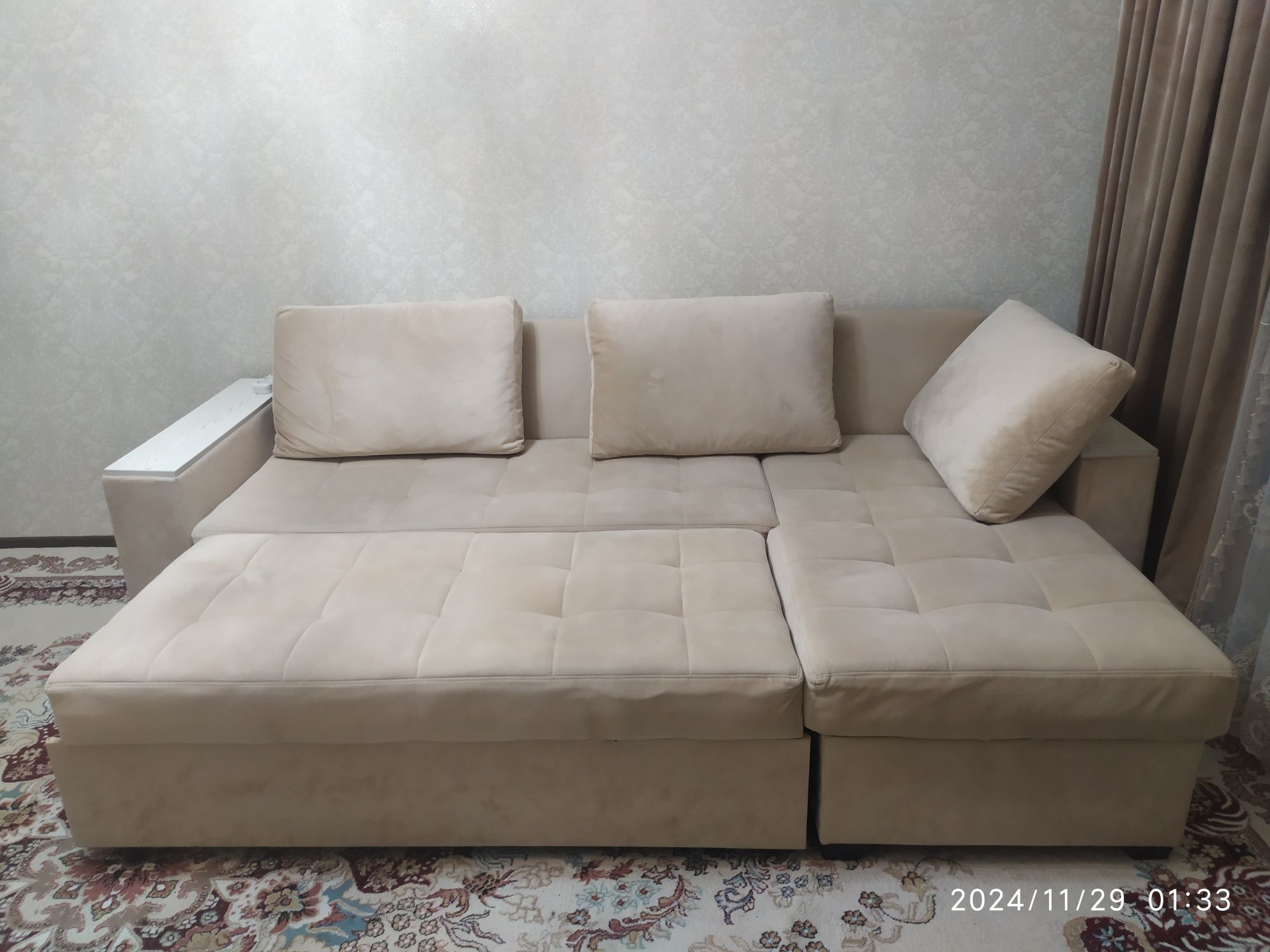 Продаем современный раскладной диван