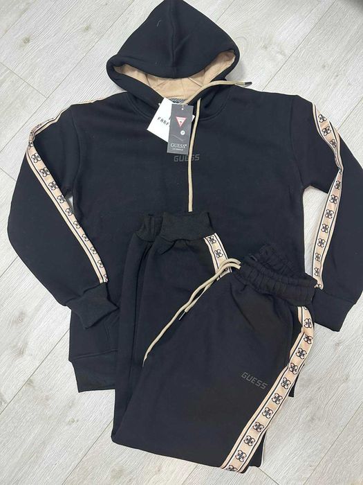 Дамски ватирани комплекти GUESS