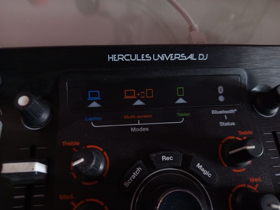 Продавам DJ пулт Hercules има коментар поцената