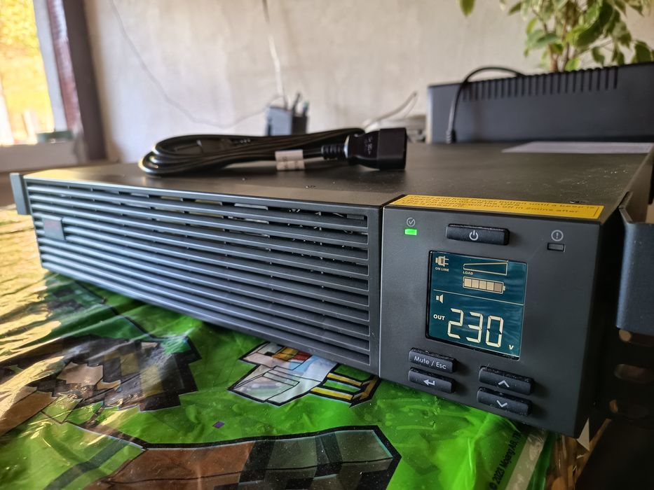 APC Ups 2000Va 230V , SRV2KRI