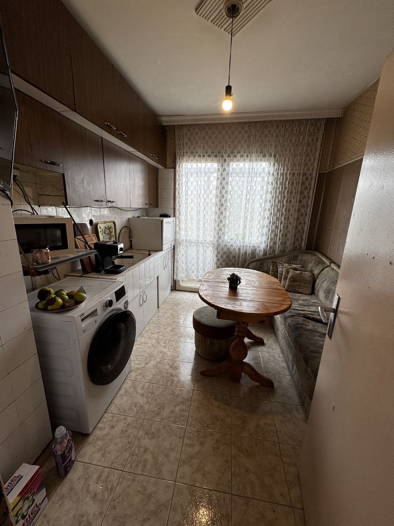 Продава се Тристаен апартамент в Пловдив, Изгрев - 80 кв.м за 950 €/кв.м - Снимка #4