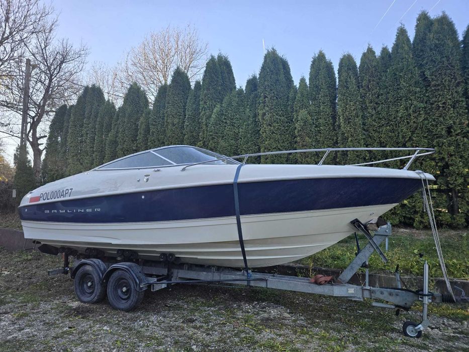 Bayliner Capri 2352 LS Cuddy 8 m V8 5.7 MPI Mercuiser 300 HP + peridoc