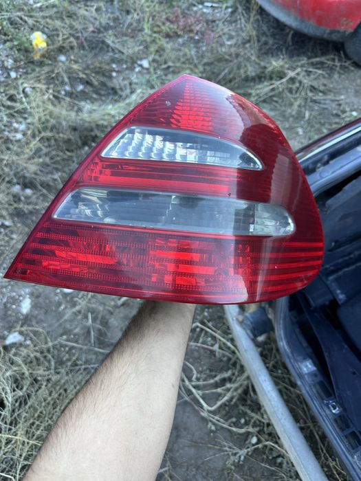 Десен стоп Mercedes W211 седан