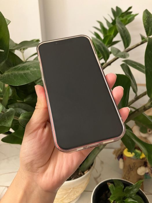 IPhone 13 в иделаьном состоянии
