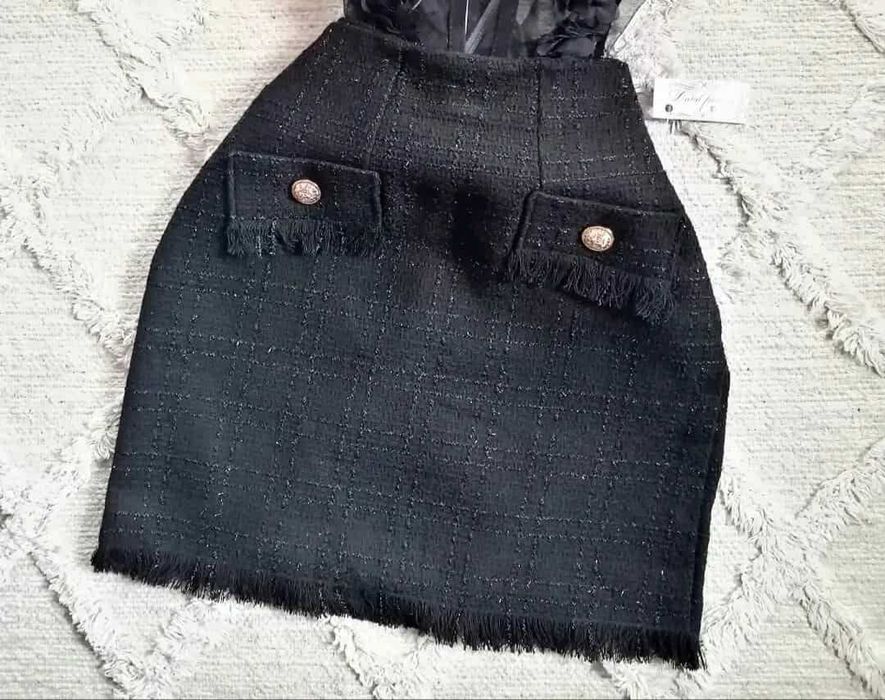 Черна пола букле