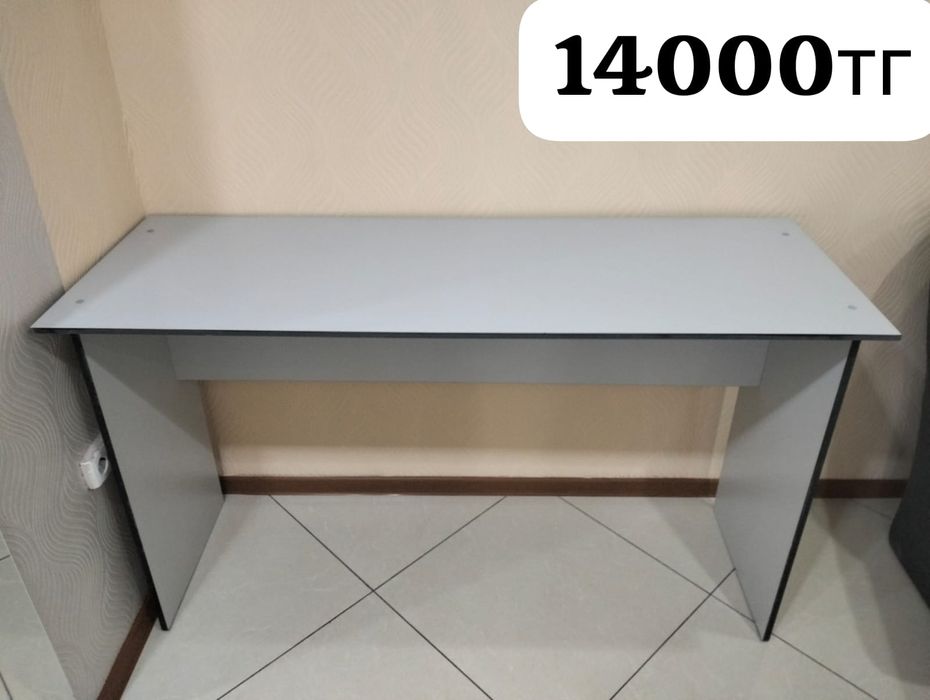 Продам письменный стол, универсальный.