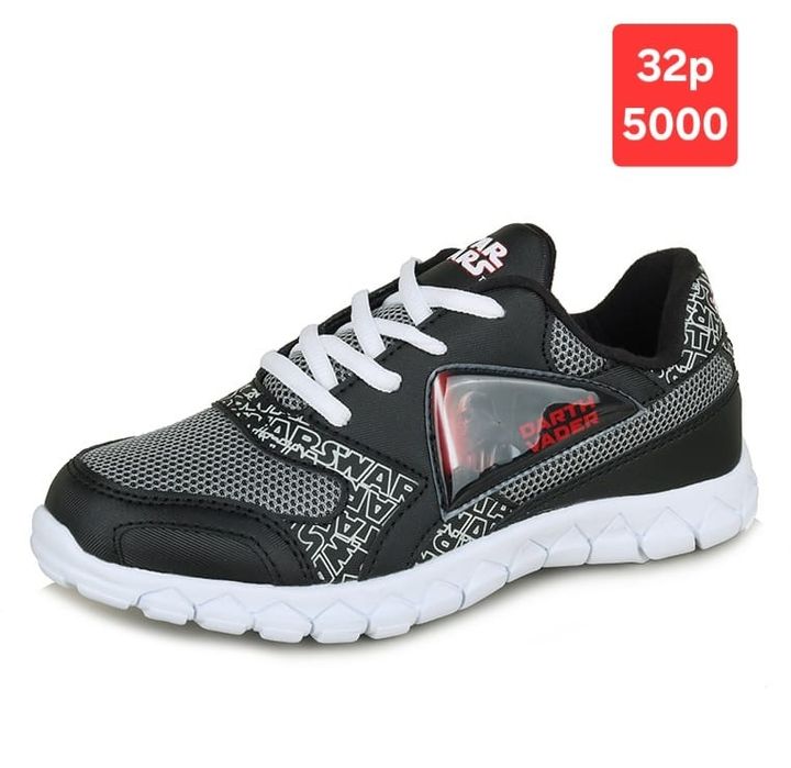 Продам новые кроссовки в коробке