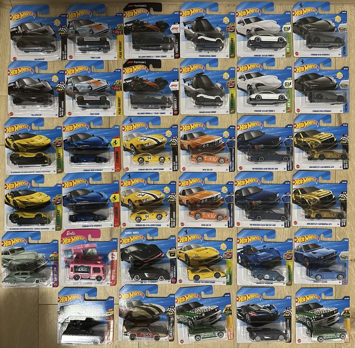 Hot Wheels Ferrari Porsche BMW Mercedes Audi GTR Bugatti Treasure Hunt