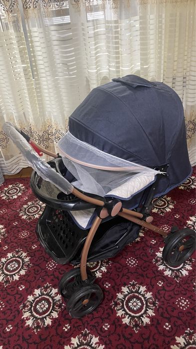 Коляска сотилади