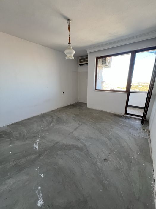 Многостаен с гараж и паркомясто