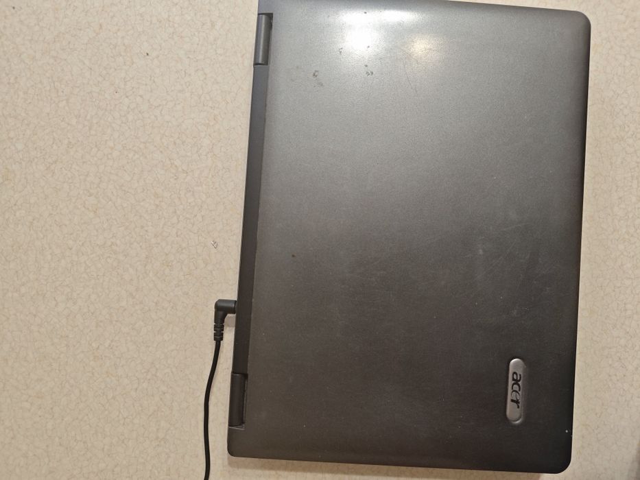Старенький ноутбук Acer