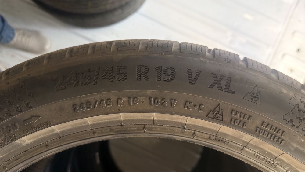Continental Winter Contact  245/45/19