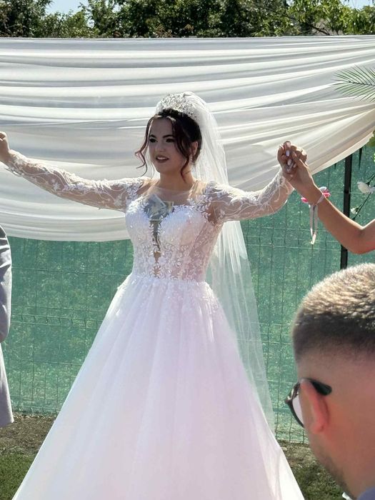 Rochie de mireasa in stare buna 
Dacă visezi