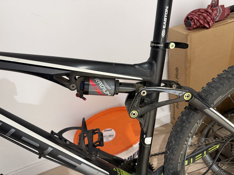 Bicicleta Enduro Downhill Cube in stare excelenta