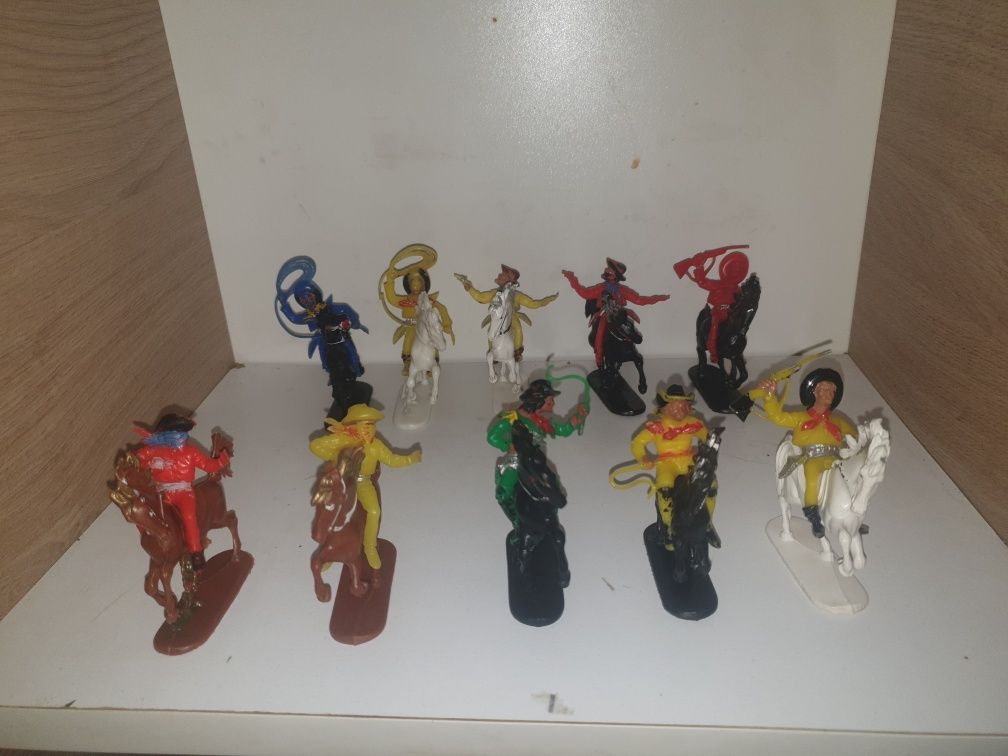 Lot 7 cowboys călare din plastic Jean Hoefler Germania