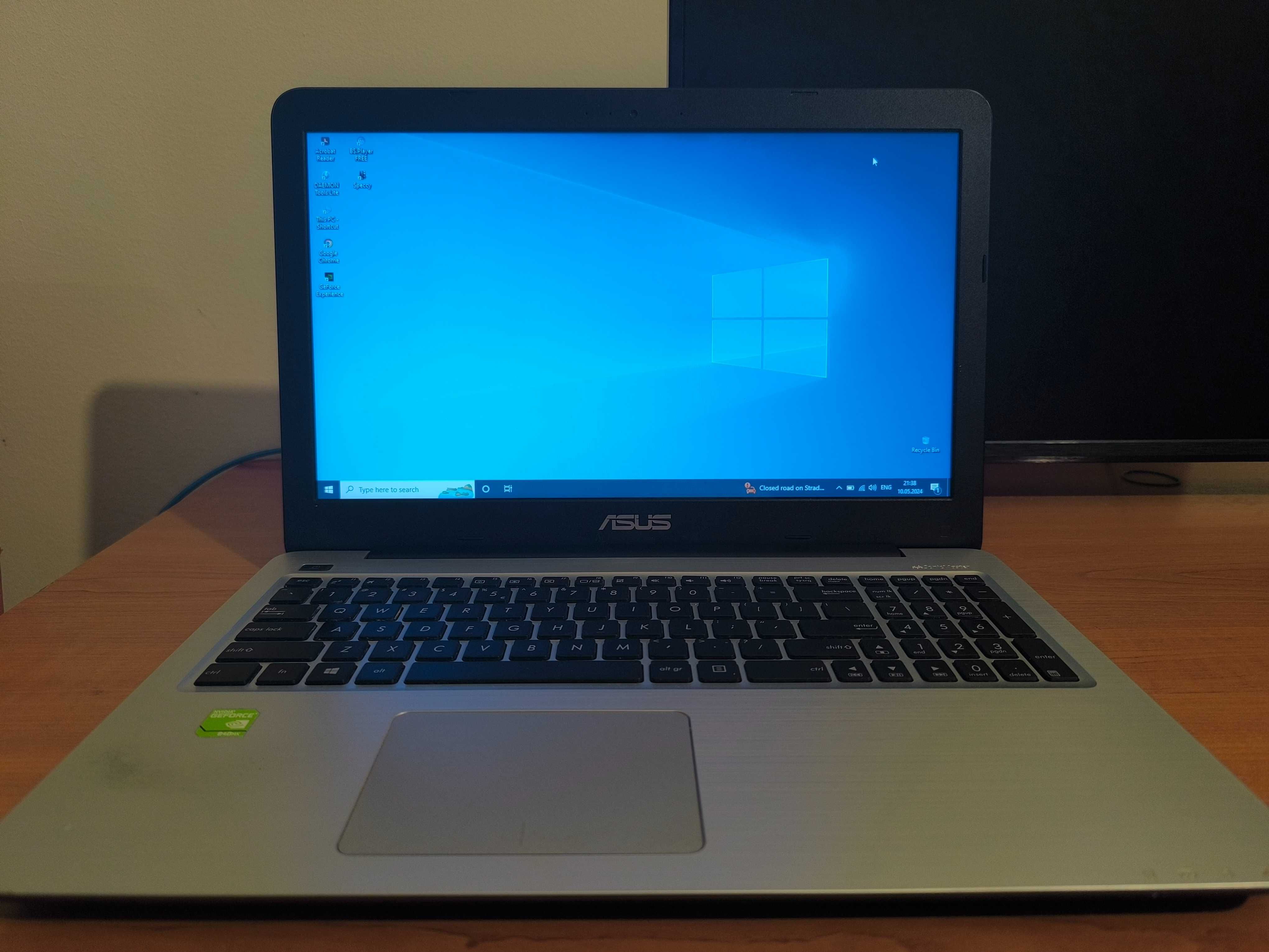 Laptop ASUS X556UQ-XX448D