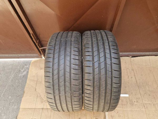 2 Bridgestone R18 215/40
летни гуми
DOT4318
