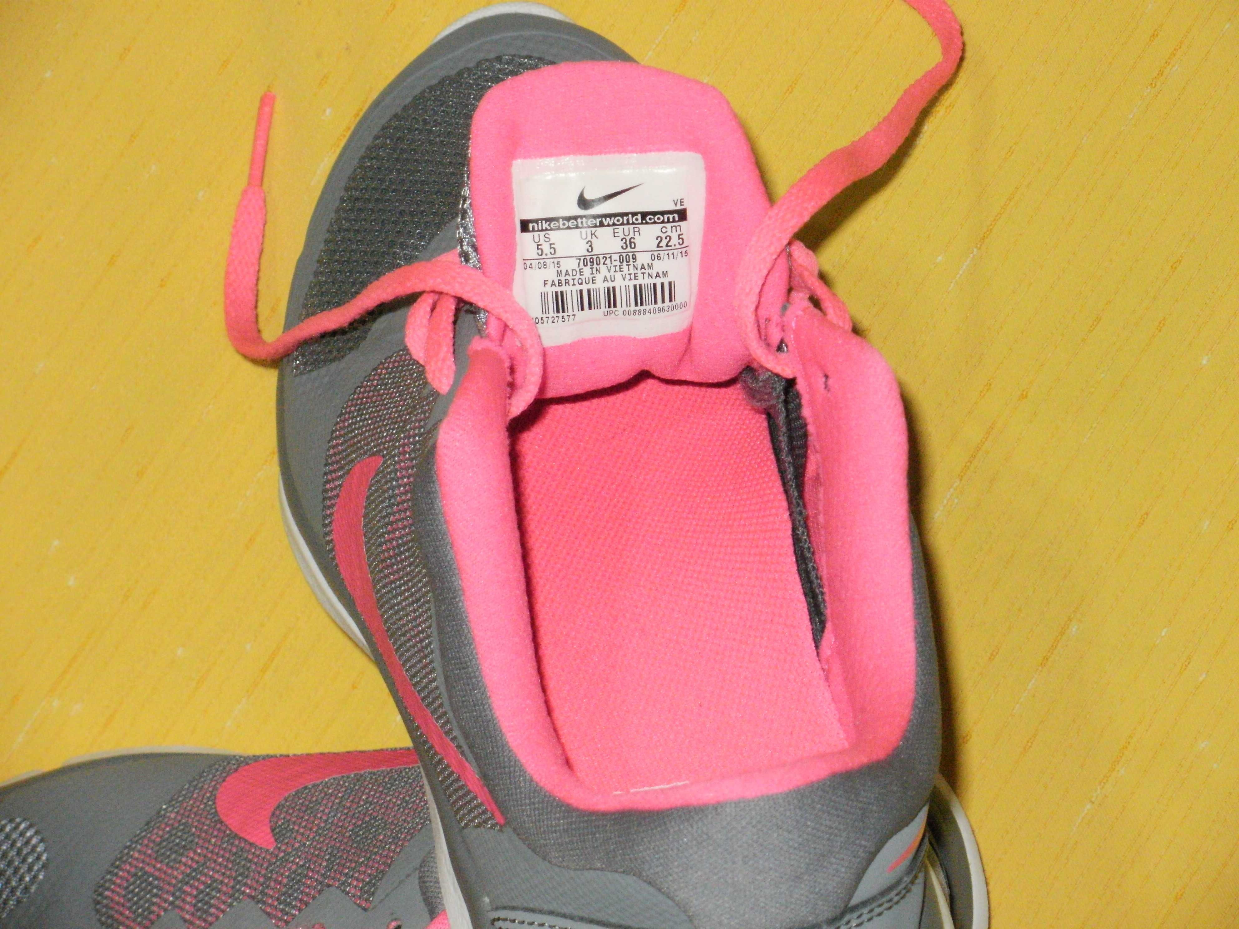 NIKE юношески нови 36