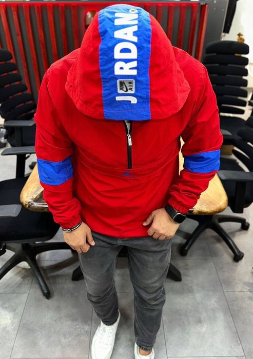 Geci unisex 150 si 170 lei .