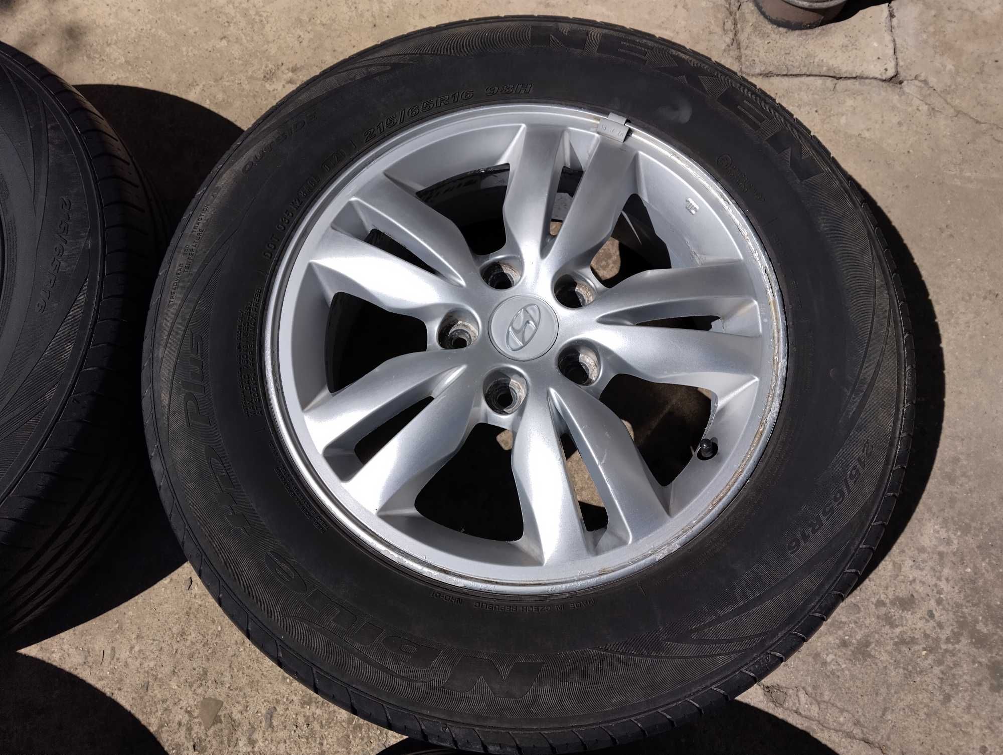 Jante HYUNDAI 5x114,3 pe 16, cu anvelope vara 215 65 16 dot 2021