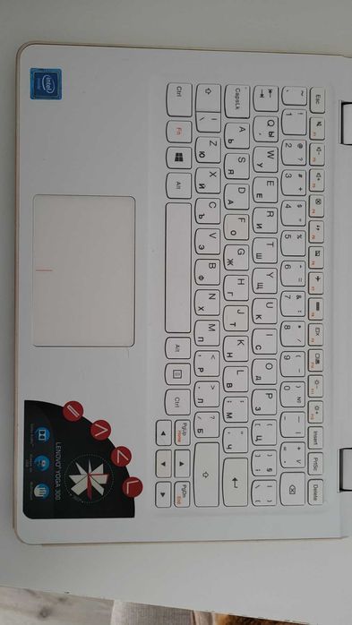 Лаптоп Lenovo Yoga 300 (Бял - отвън и вътре)