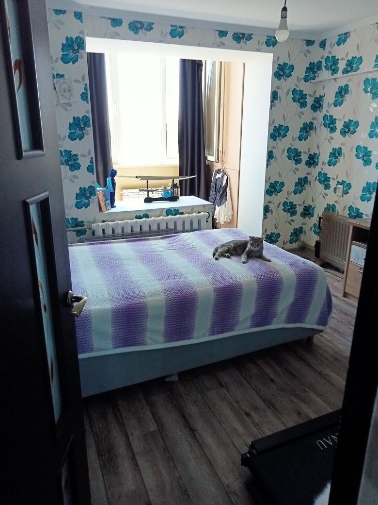 Продам квартиру 3комн. 3 мкр.10в