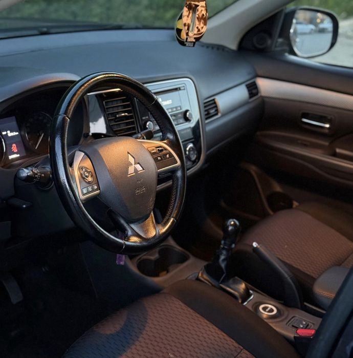 Mitsubishi outlander 4x4 2014