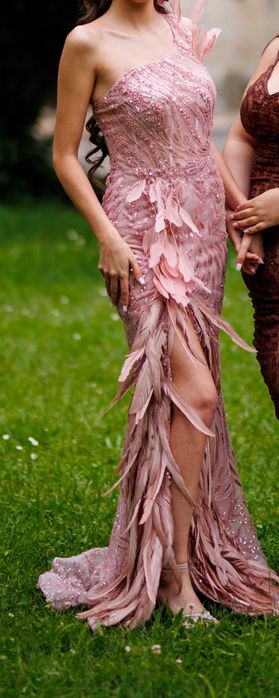 Продавам бална рокля –като нова, носена само веднъж!