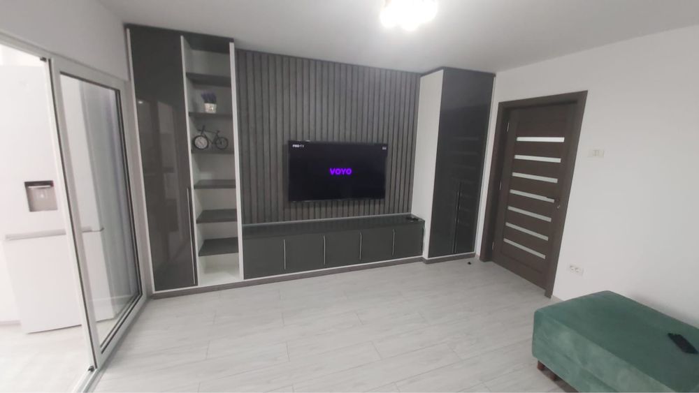 PF . Inchiriez garsoniera